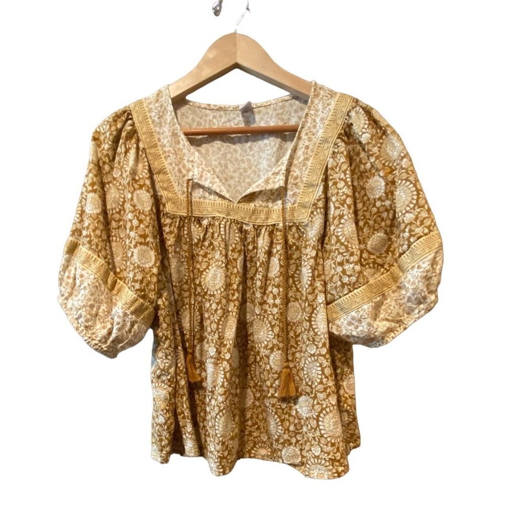 Old Navy peasant top with tassels cream & tan L